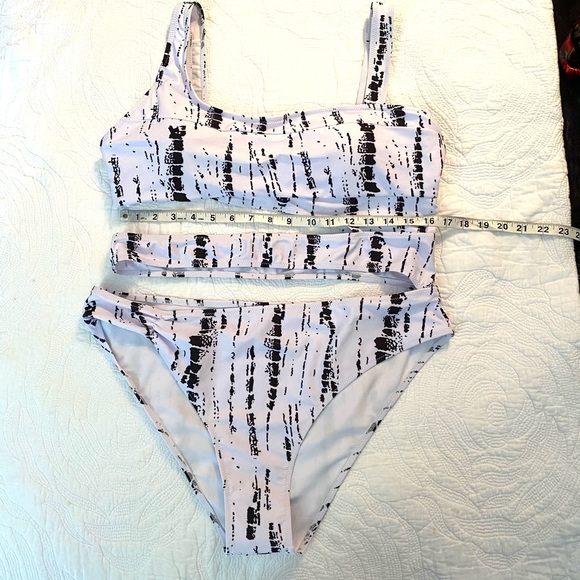 Sexy 1 Piece Strappy CutOut Swimsuit - Picture 2 of 7